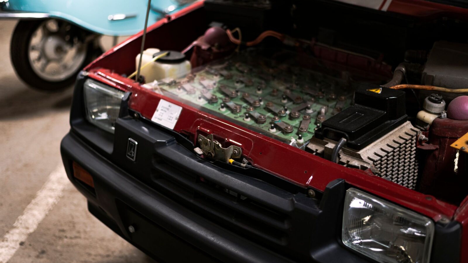 Elektrische auto occasion kopen: accu, laadsnelheid en garantie