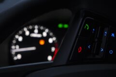 Stuurbekrachtiging lampje: oorzaken en reparatiekosten Stuurbekrachtiging lampje: oorzaken en reparatiekosten